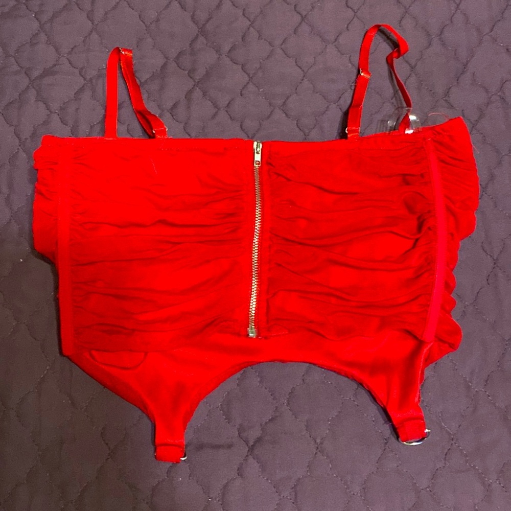 Red top - Picture 2 of 2